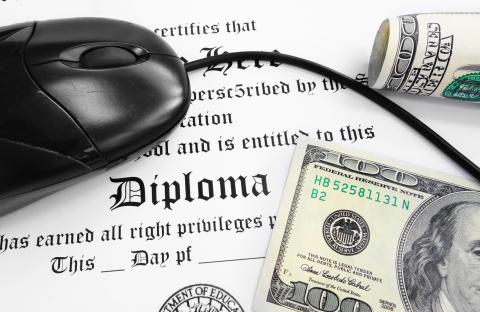 What Are the Differences Between Financial Aid and Scholarship?